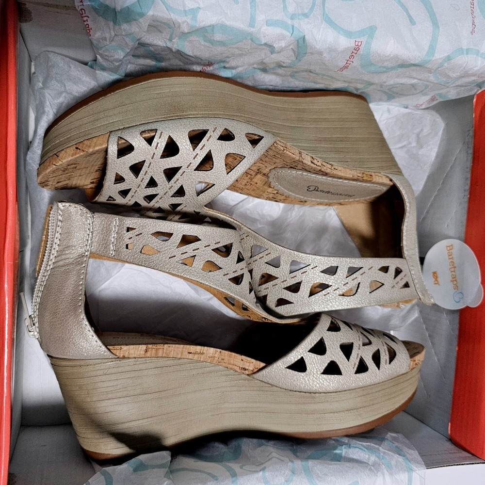 Baretraps Miriam Womens 8.5M Metallic Laser Cut Wedge Sandals BTS19-10715